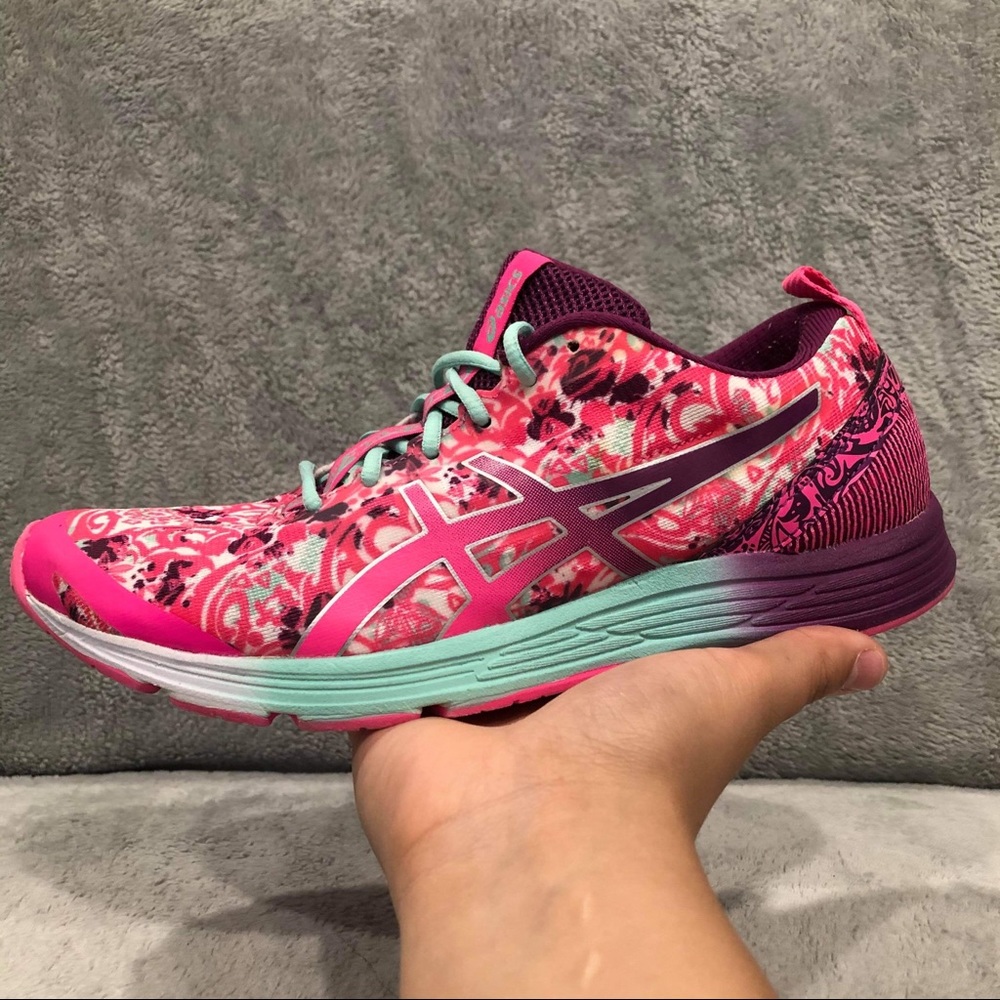 ASICS women size 6.5 used shoes.